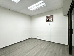 Upper Serangoon Shopping Centre (D19), Retail #584859501